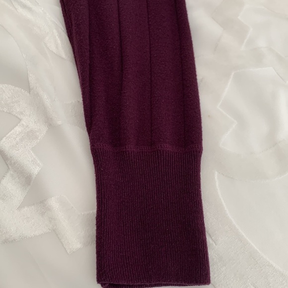 Romans Dark Purple Ribbed Tunic with Decorative Buttons. Size 22/24 (1X) - Picture 5 of 9